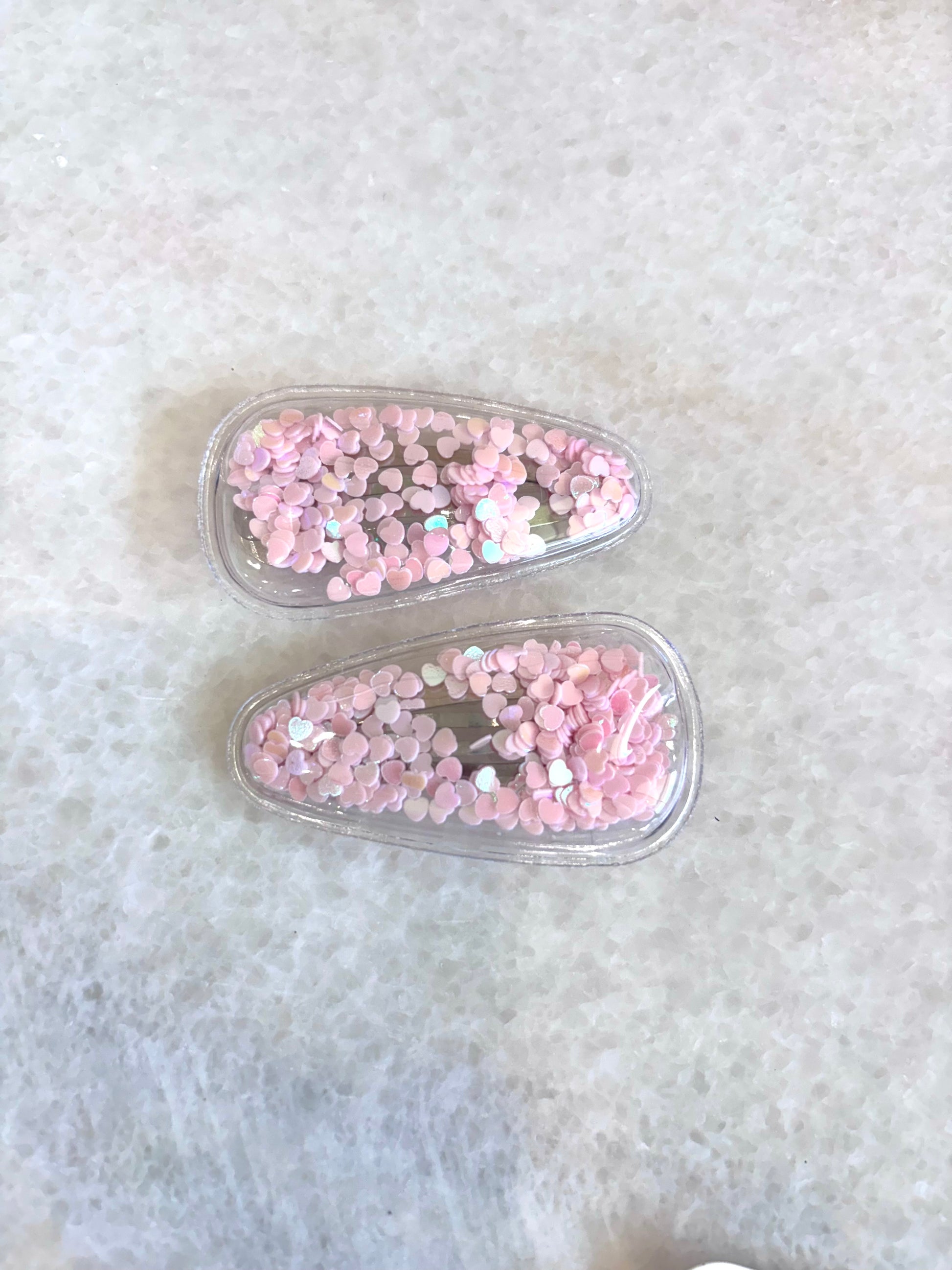 Shaker hair clips