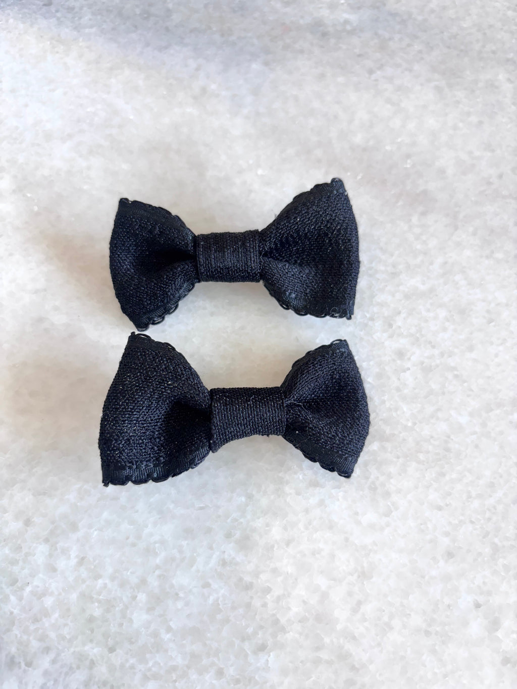 Alligator hair clips