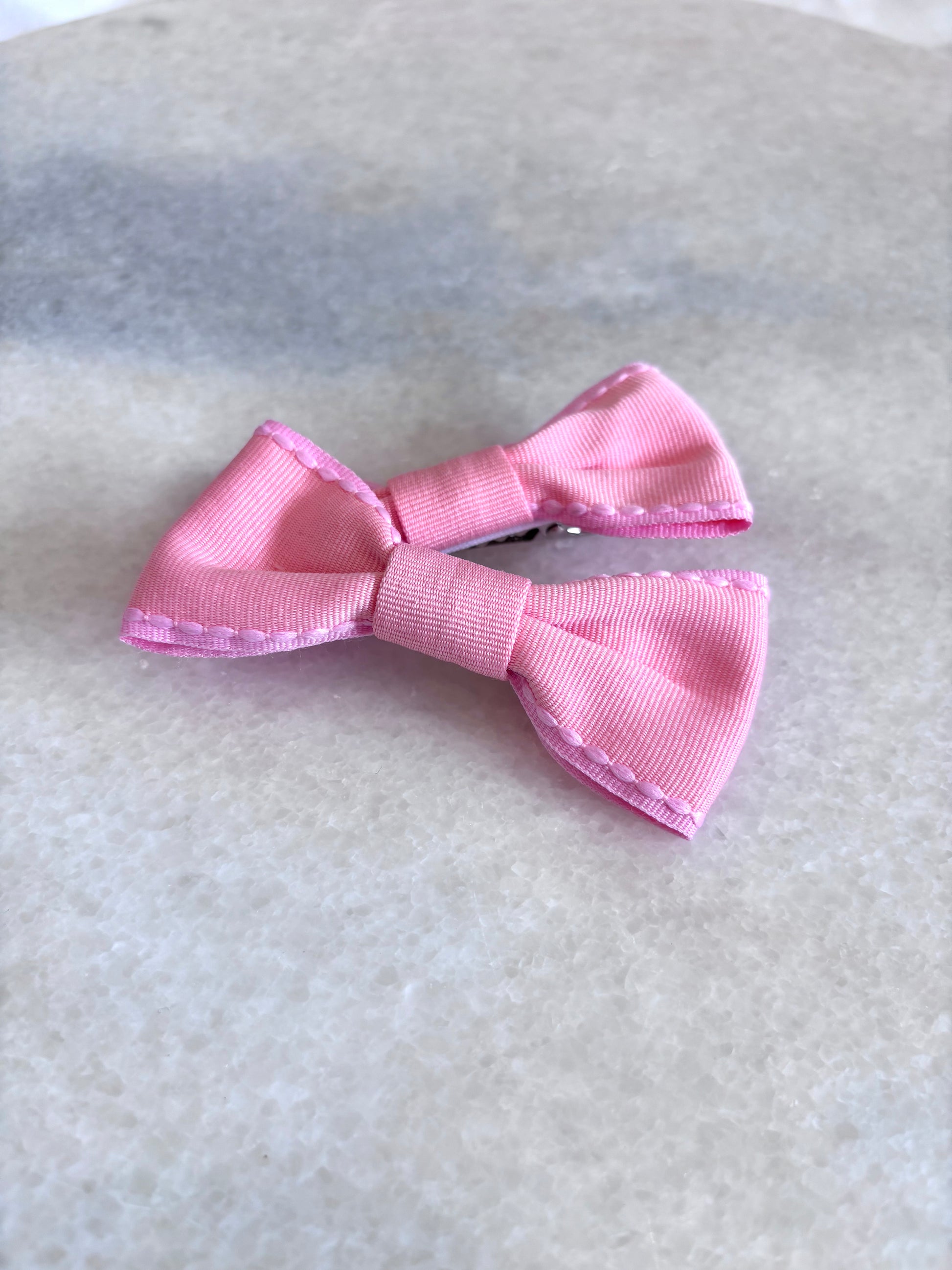 Alligator hair clips