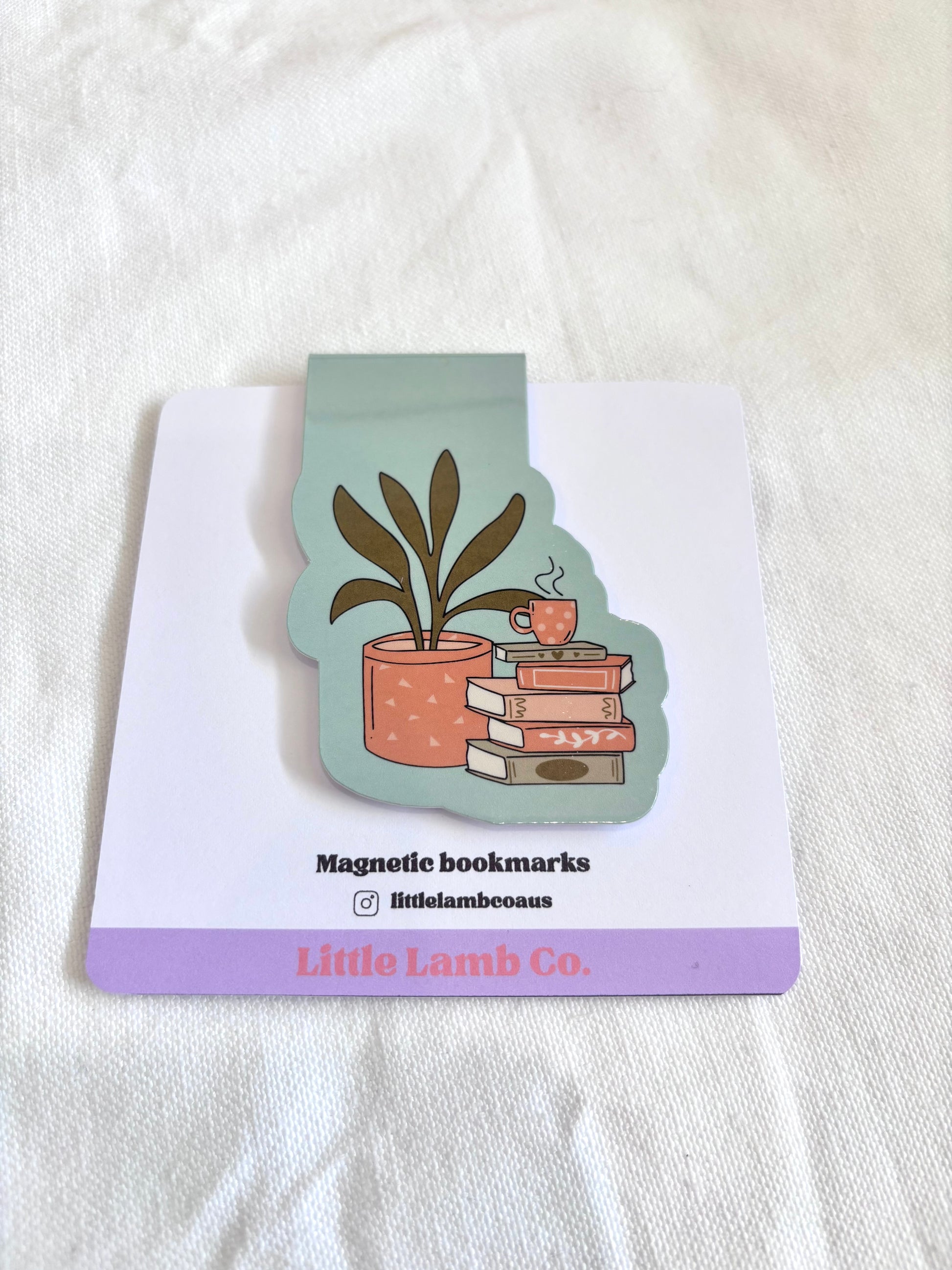 Magnetic bookmarks