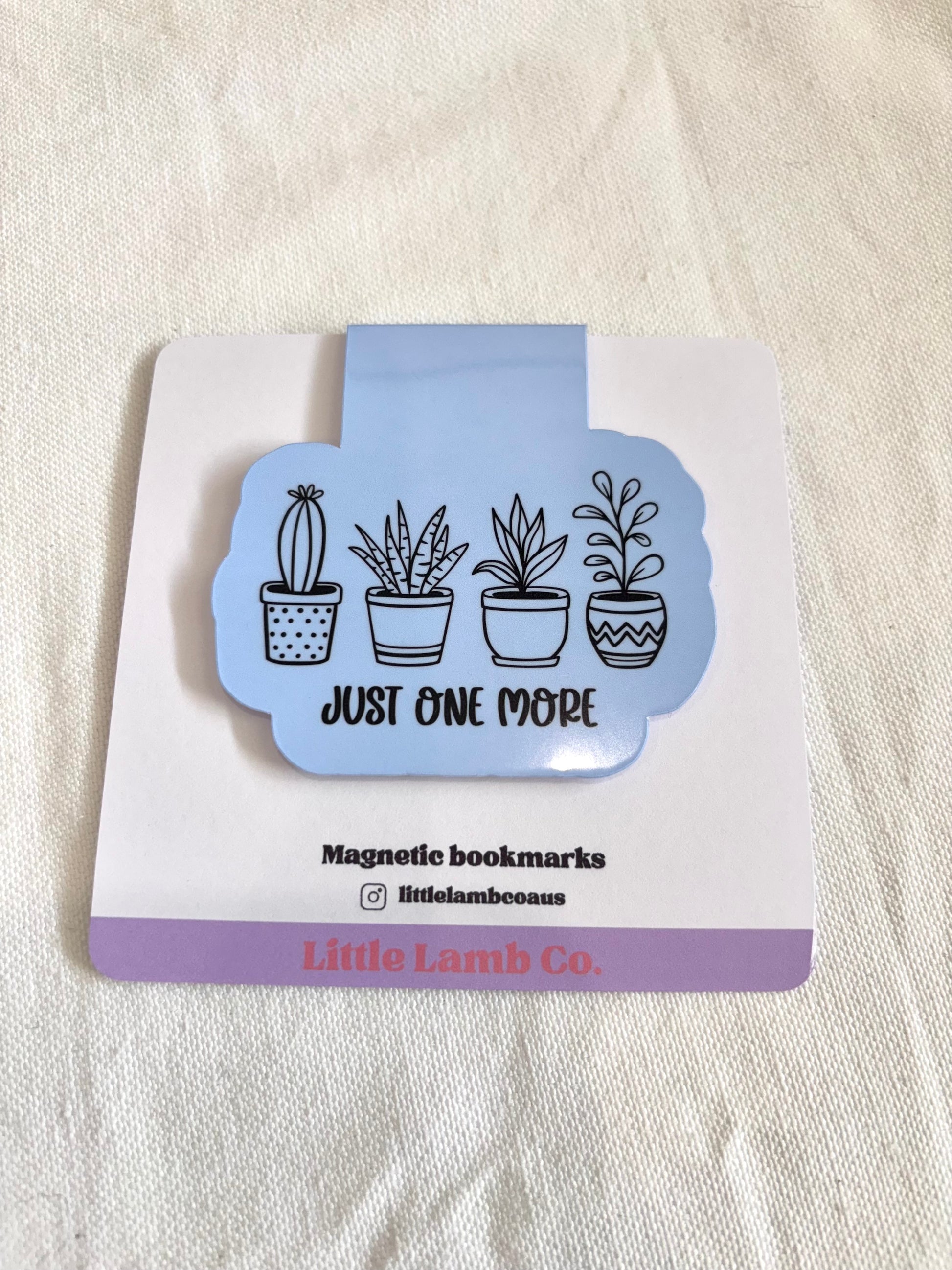 Magnetic bookmarks